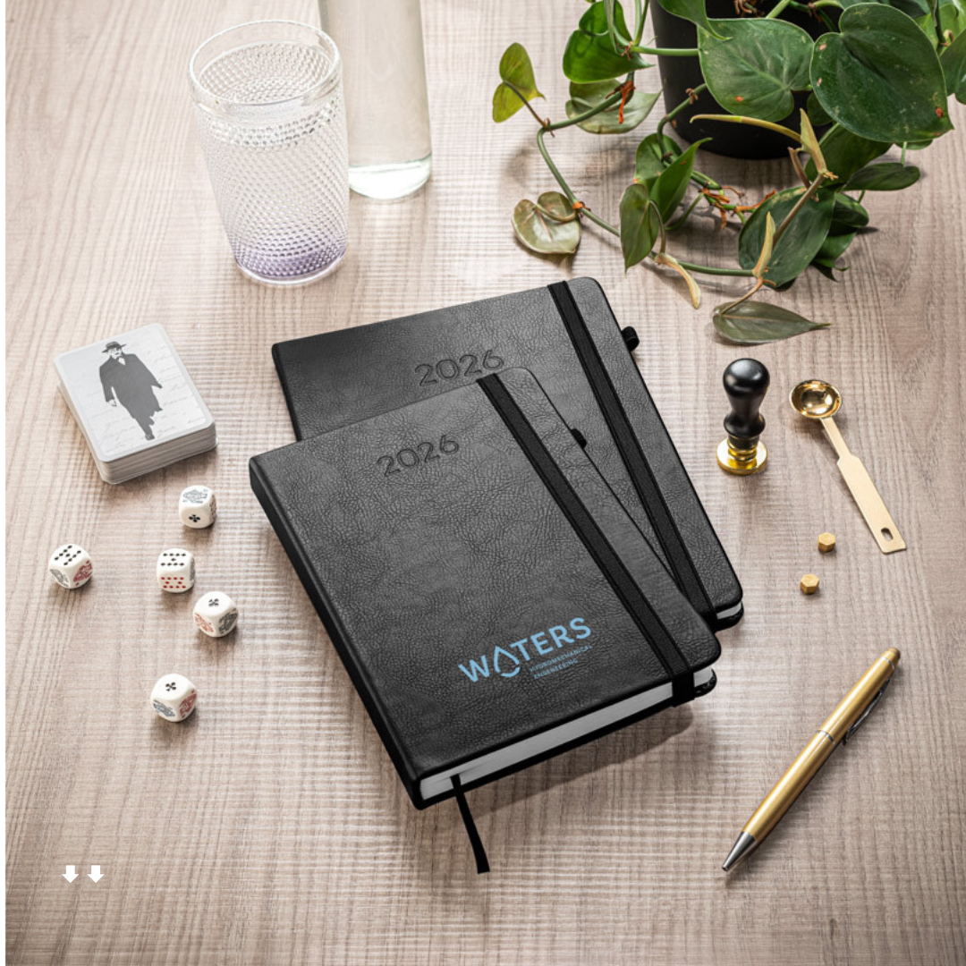 Agenda 2026 Sostenible con Portada de PU al Agua y Papel Certificado FSC™ para Personalizar Waters A5 | Página Día
