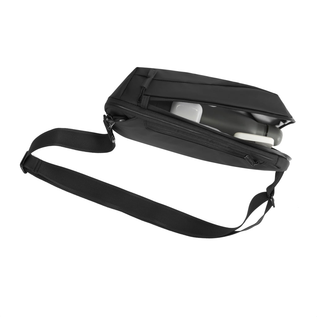 Bolso Bandolera Expandible y Sostenible de RPET Con Trazador AWARE™ con Bolsillo Tablet 8" Resistente al Agua Personalizable Sling