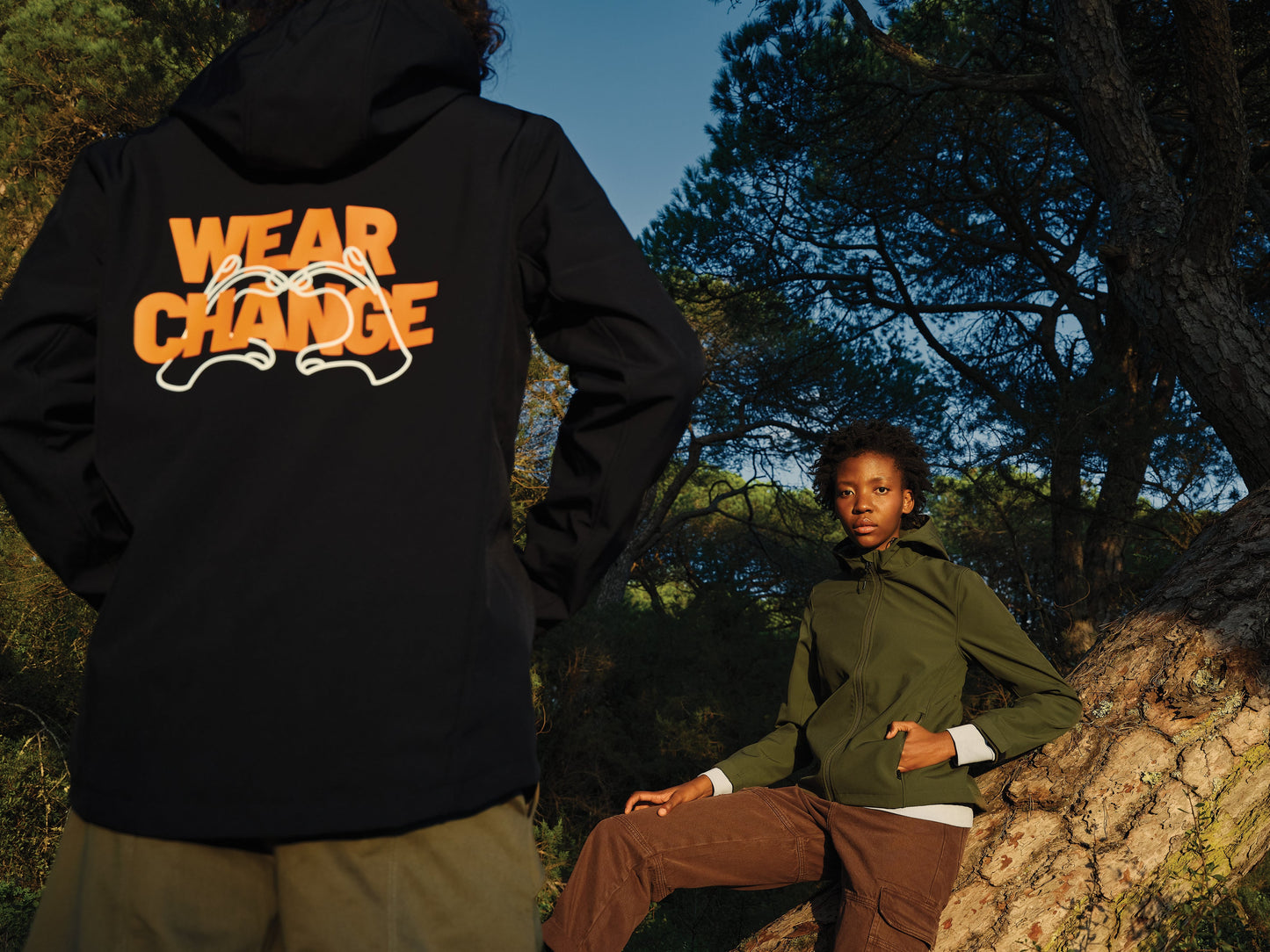 Chaqueta Softshell Impermeable, Corta Vientos y Transpirable Ecológica para Hombre de Poliéster Reciclado para Personalizar con Trazador AWARE™ , Tecnología Blockchain, Certificado OEKO-TEX® y Contribución a ONG Iqoniq Makalu