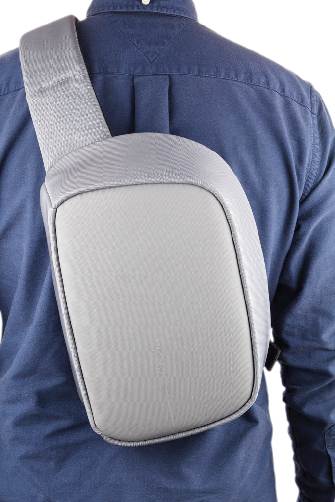 Mochila Bandolera Antirrobo Ecológica con Trazador de rPET Reciclado Bobby Sling AWARE ™ con Bolsillos de Protección RFID