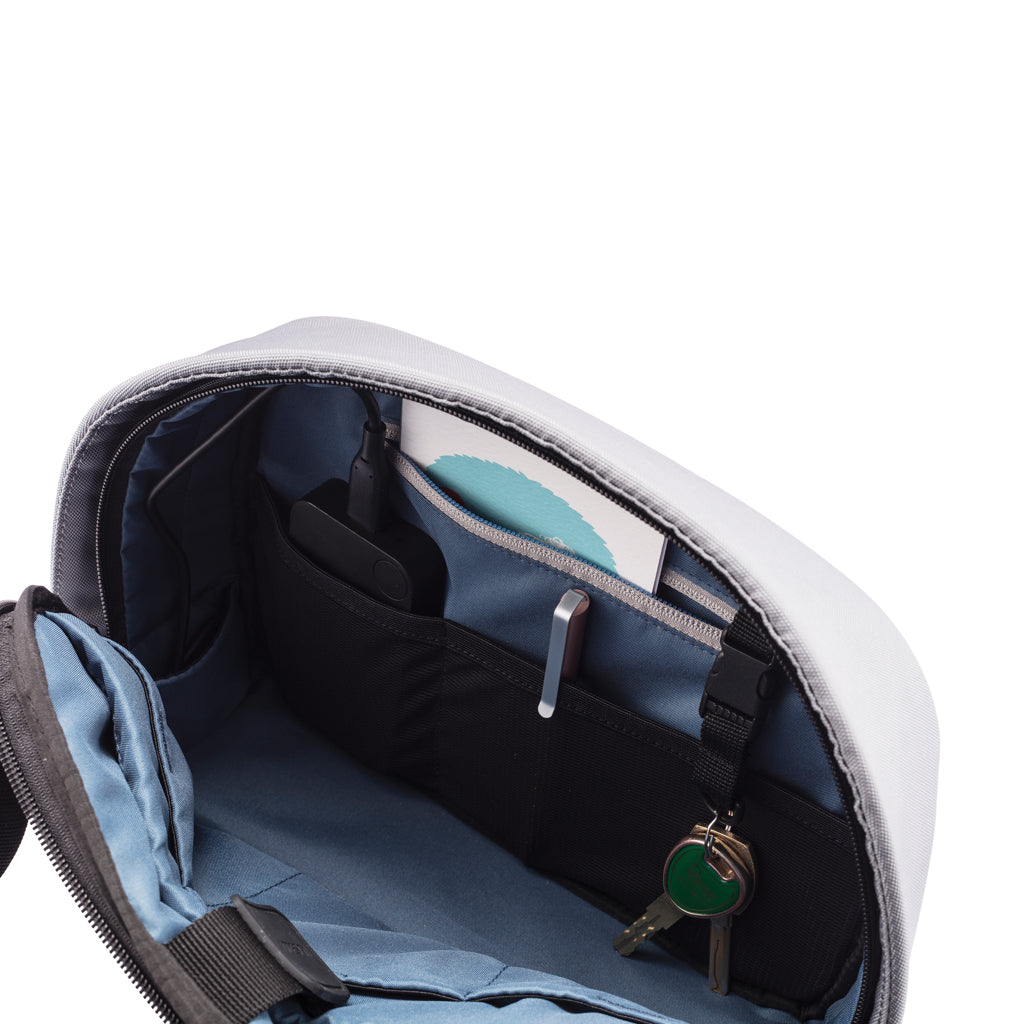 Mochila Bandolera Antirrobo Ecológica con Trazador de rPET Reciclado Bobby Sling AWARE ™ con Bolsillos de Protección RFID