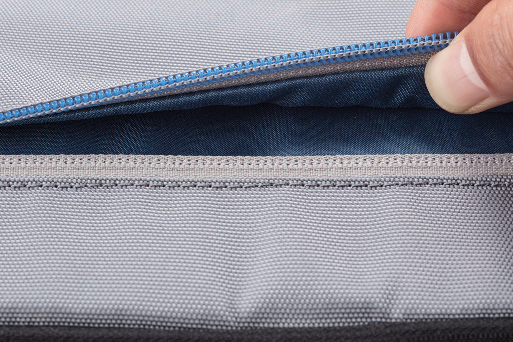 Mochila Bandolera Antirrobo Ecológica con Trazador de rPET Reciclado Bobby Sling AWARE ™ con Bolsillos de Protección RFID