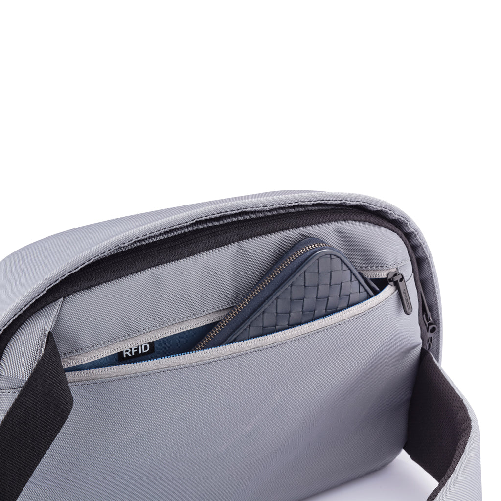 Mochila Bandolera Antirrobo Ecológica con Trazador de rPET Reciclado Bobby Sling AWARE ™ con Bolsillos de Protección RFID