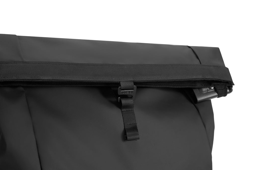 Mochila Impermeable Antirrobo Ecológica de PU y rPET Trazable Aware™ Bolsillo para Personalizar para Portátil 16" Urban