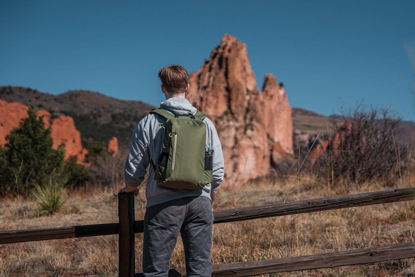 Mochila Moderna para Portátil Sostenible de rPET Reciclado para Personalizar con Funda para Portátil 15,6" Impact AWARE ™ y Seguridad RFID Lima