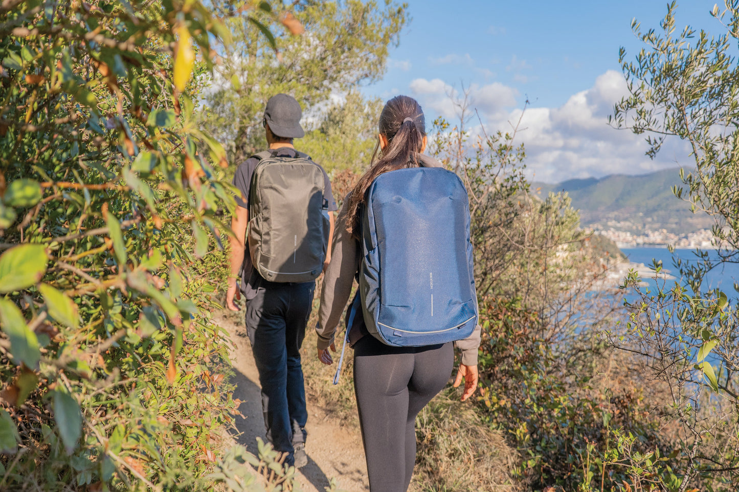 Mochila de Fin de Semana Ecológica Impermeable con Bolsillo para Ordenador y con Trazador AWARE™ Especial Regalo de Empresa Bobby Explore