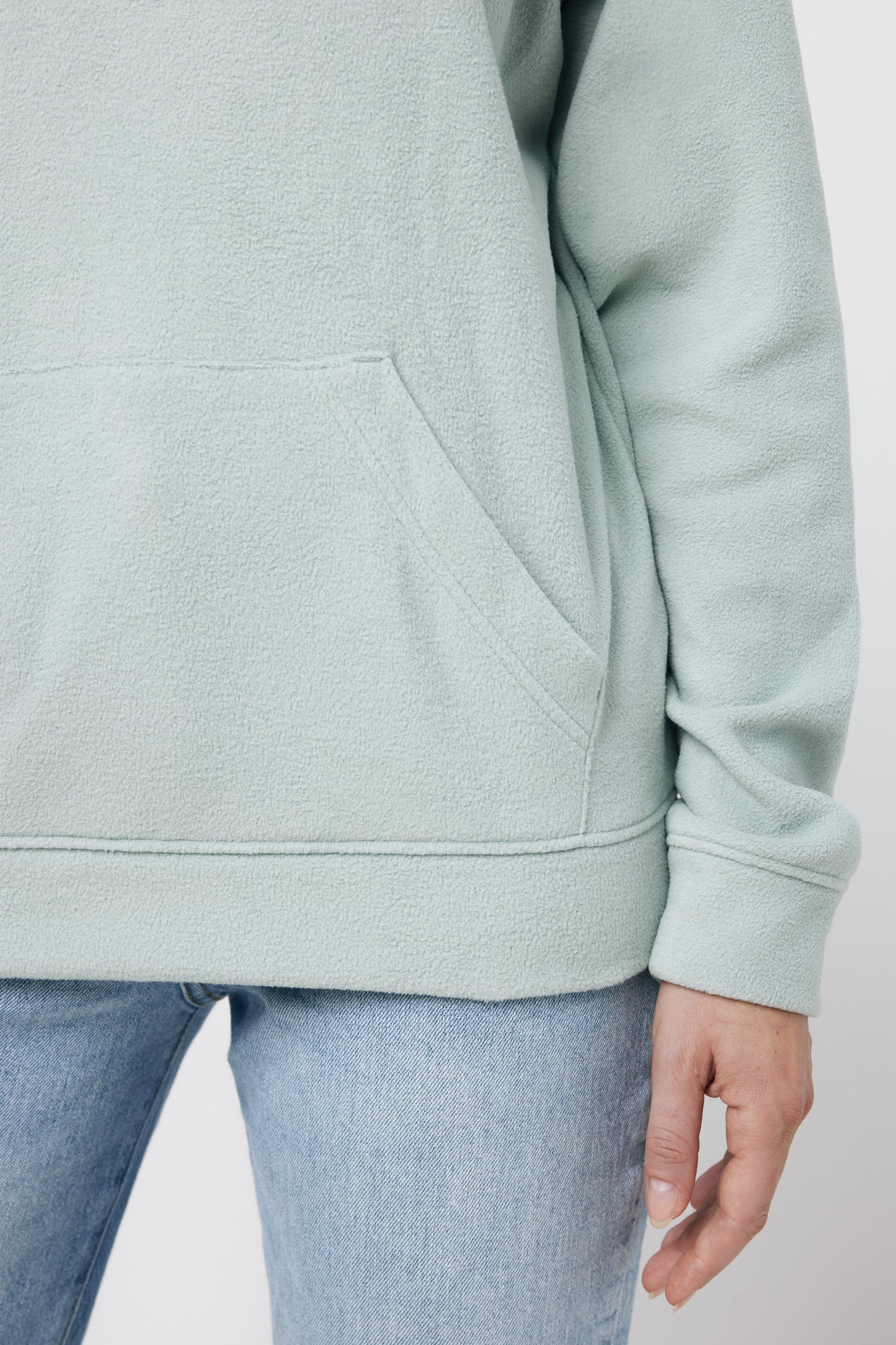 Sudadera con Capucha Unisex de Micropolar 100% Poliéster Reciclado Posconsumo de 240 G/M² con Trazador AWARE™ y Tecnología Blockchain, Certificado OEKO-TEX® y Contribución a ONG Iqoniq Trivor