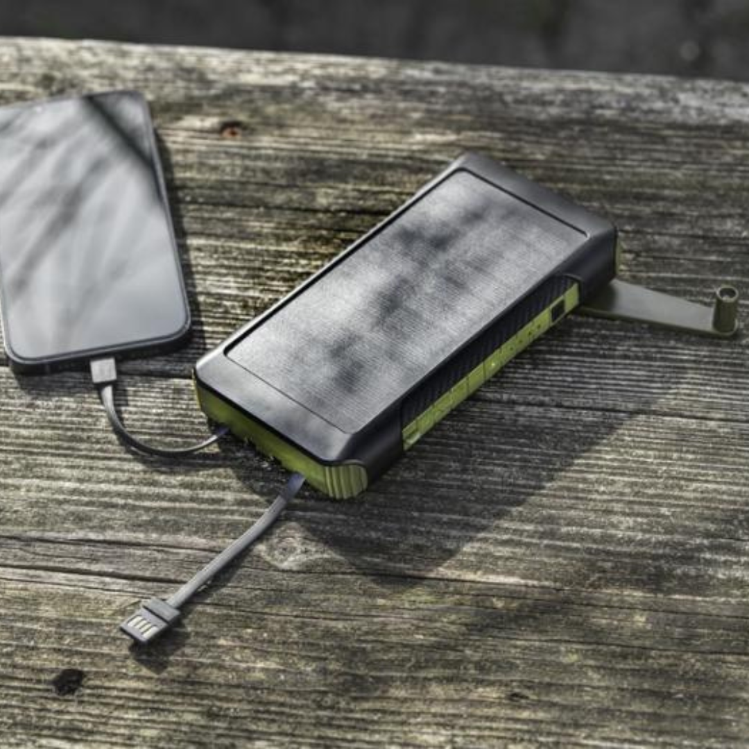 Batería Externa Sostenible de Carga Solar y Dinamo Manivela Fabricada en Plástico Reciclado RCS para Personalizar Soldy- 10 000 mAh