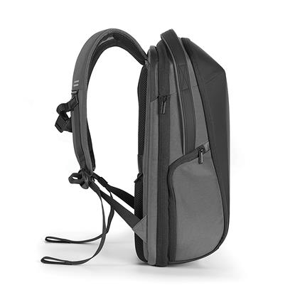 Mochila Sostenible de Viaje de Fin de Semana o de Diario de RPET Resistente al Agua con Compartimento Principal de Apertura 180º Expandible , Compartimento para Portátil y Trazador AWARE™ para Personalizar Bizz