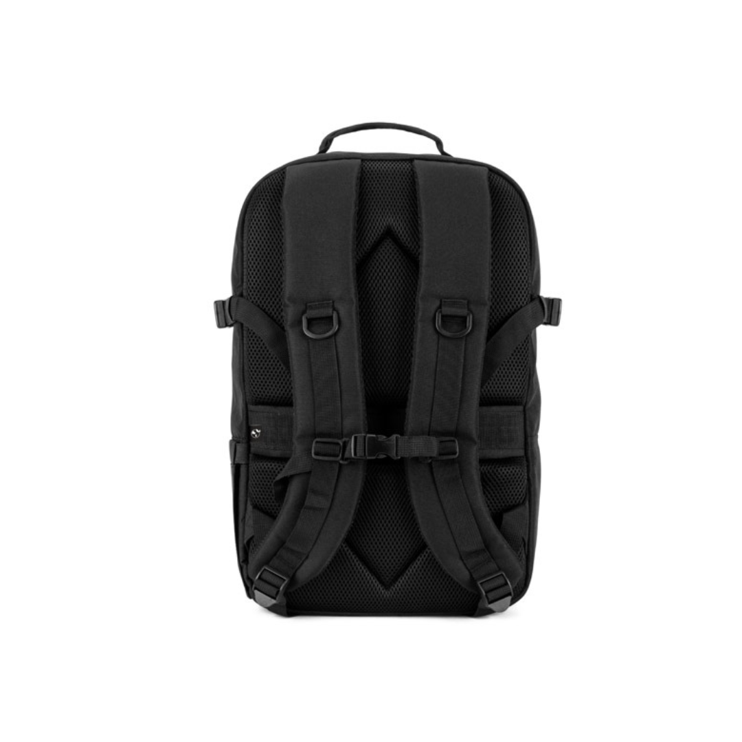 Vista detalles de parte trasera Mochila Estilo Militar Sostenible de Poliéster Reciclado  Personalizable 