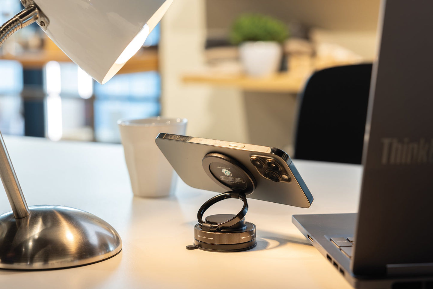 Soporte Magnético Terra 360° Reciclado RCS – Accesorio Corporativo Sostenible para Empresas