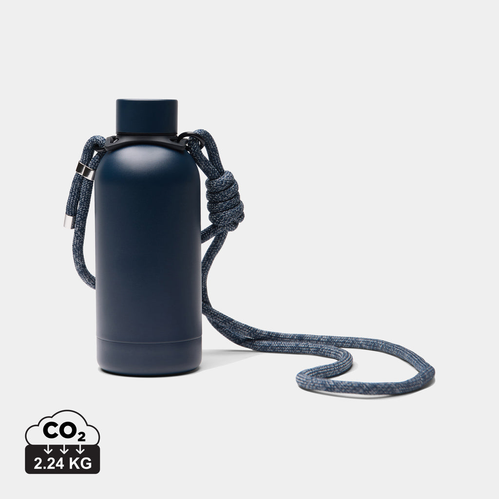 Botella corporativa de acero inoxidable reciclado con correa ajustable