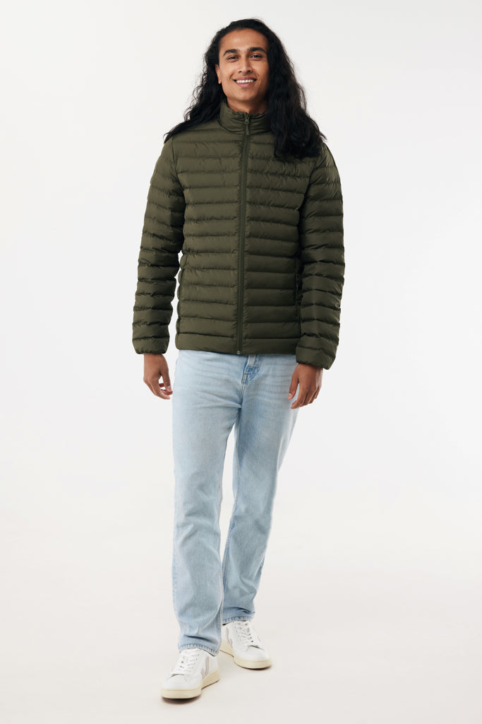 Chaqueta acolchada reciclada hombre utilizada en exterior ideal ropa laboral sostenible y eventos corporativos responsables