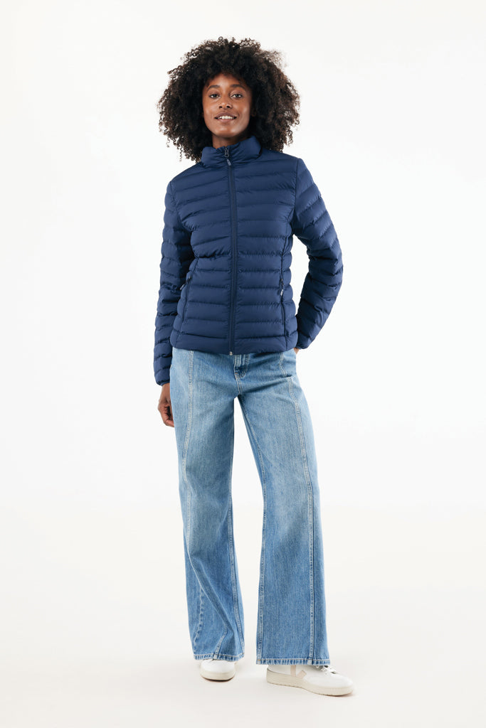 Chaqueta Acolchada Mujer IQONIQ Maiko Reciclada – Ropa Corporativa Sostenible con Trazabilidad AWARE™