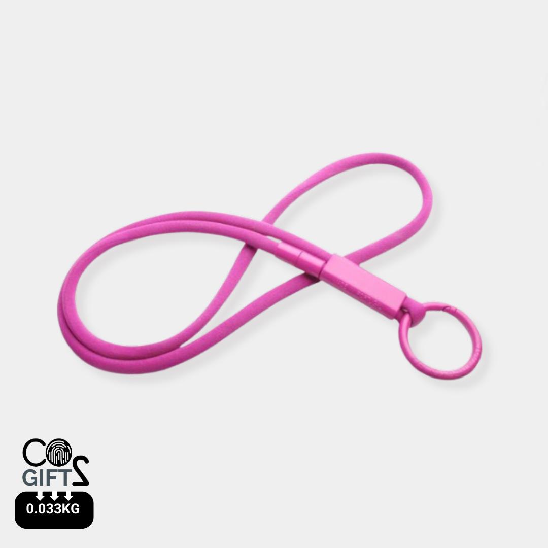 Lanyard rosa reciclado con huella carbono calculada 0,033 kg CO2e acreditaciones sostenibles