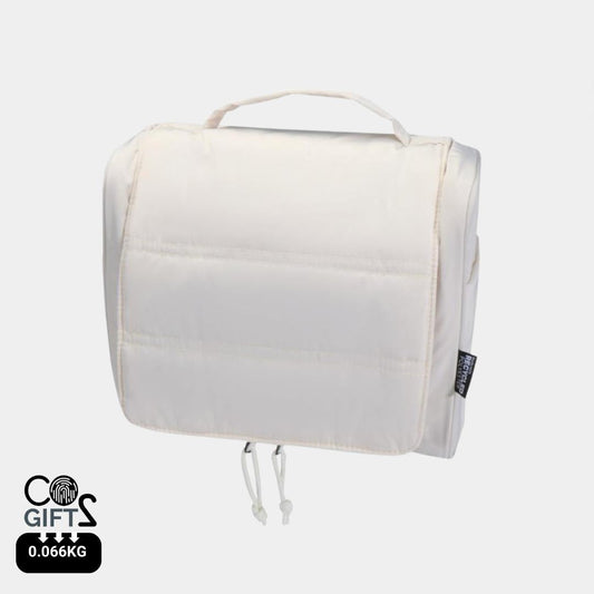 Neceser colgante blanco reciclado certificado GRS con huella carbono calculada 0,066 kg CO2e auditado por amfori ideal para welcome packs sostenibles